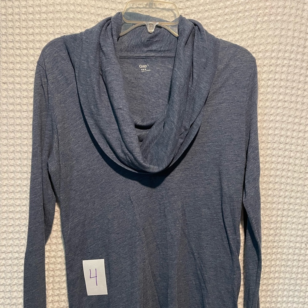 Lightweight GAP turtleneck